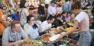 Khám phá “thiên đường ẩm thực” tại ngôi chợ lâu đời ở Đà Nẵng