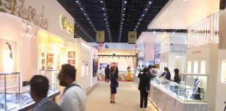 Gần 2.500 gian hàng trang sức và đá quý tham gia triển lãm lần thứ 70 tại Thái Lan