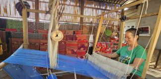 Sắc màu thổ cẩm của người Thái ở Mai Châu