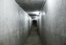 Khám phá đường hầm cách mạng dưới ngôi đình cổ trăm năm tuổi