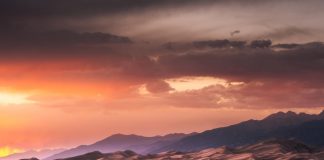 Khám phá những đụn cát cao giữa thung lũng ở Colorado