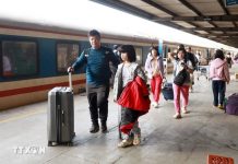 Gần 4.000 lượt khách đi tàu Việt – Trung sau khi hoạt động trở lại