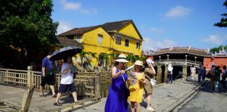 Đô thị cổ Hội An nhộn nhịp trở lại sau những ngày mưa lũ