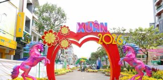 ‘Ngựa công nghệ’ xuất hiện ở đường hoa nghệ thuật Cần Thơ